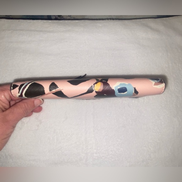 Authentic Kate Spade Bifold Wallet - Picture 4 of 7